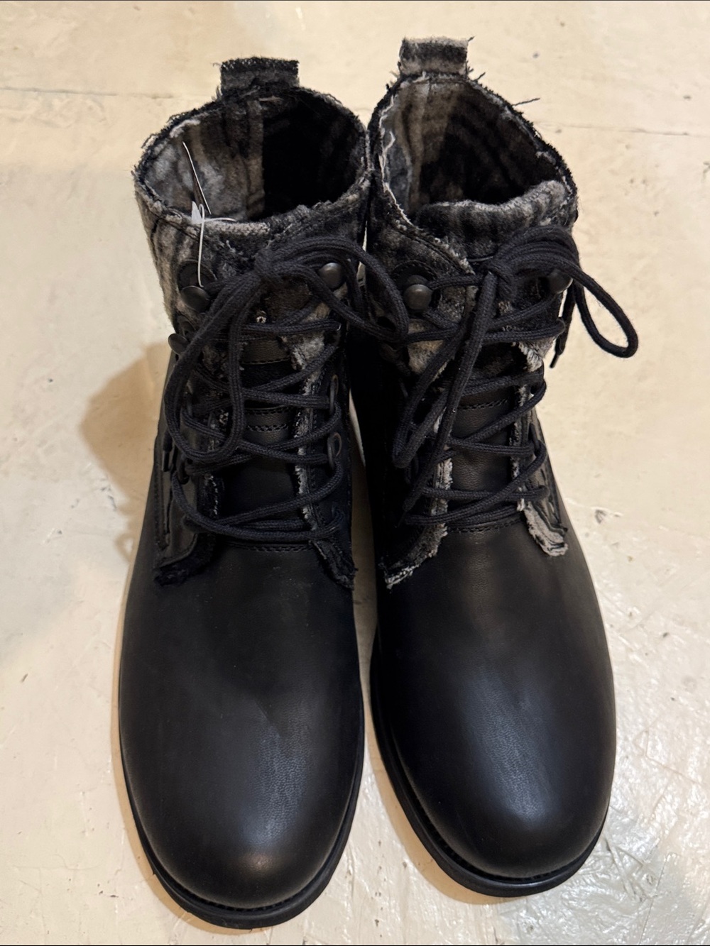 3M Thinsulate Black Lace-Up Mens Ankle Boots Insulated with Flannel Cuff Size 10